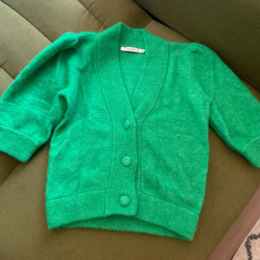 Moving Sale: NWOT Kelly Green Puff Sleeve Gestuz Cardigan